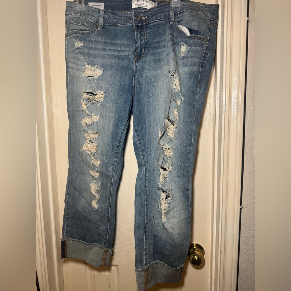 Torrid Medium Blue Ripped Ankle Jeans Boy Friend Jeans